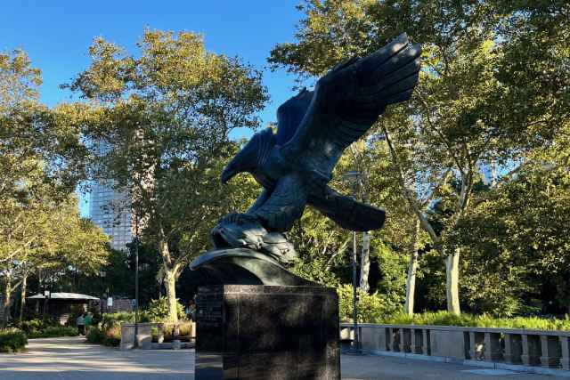 Statue Aigle