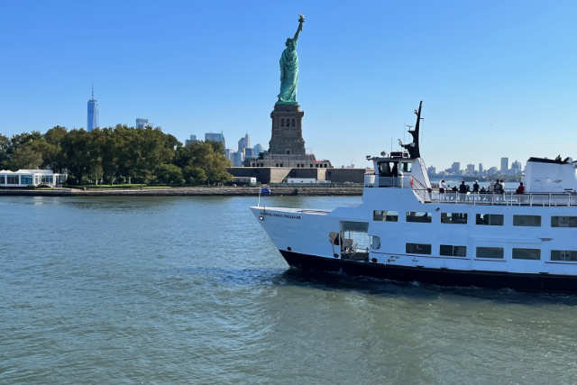 Ferry Statue de la Liberté