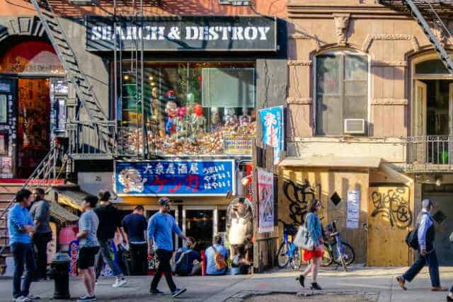 Les 12 rues les plus iconiques de New York ! 3 St. Mark’s Place