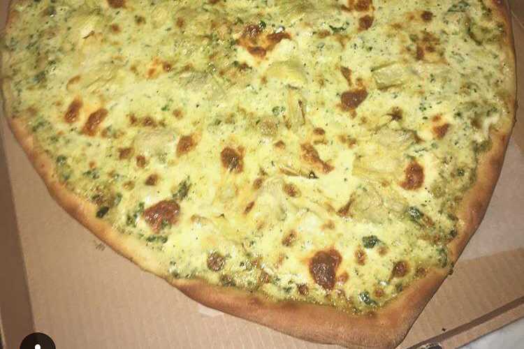 Où manger les meilleures pizzas à New York ? Top Quartiers et pizzerias 6 Pizza Artichoke Basille’s Pizza