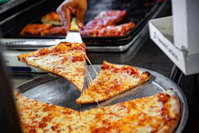 Où manger les meilleures pizzas à New York ? Top Quartiers et pizzerias 18 Pizza