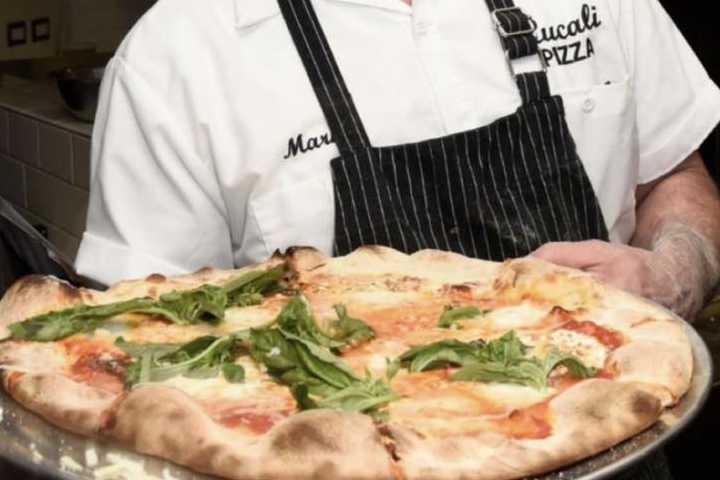 Où manger les meilleures pizzas à New York ? Top Quartiers et pizzerias 14 Lucali Pizza
