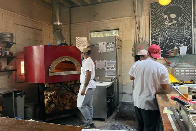 Où manger les meilleures pizzas à New York ? Top Quartiers et pizzerias 19 Roberta's New York